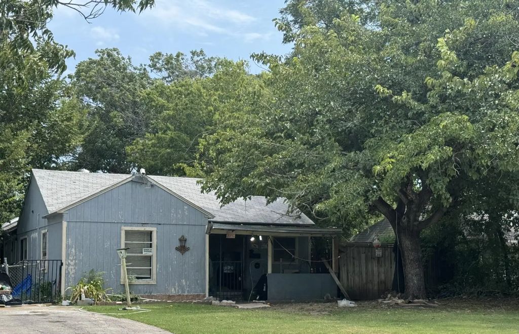 606 10th Street, Grand Prairie