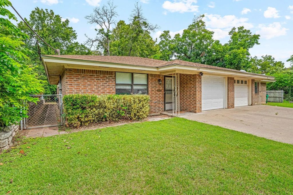 557 W College Street, Stephenville