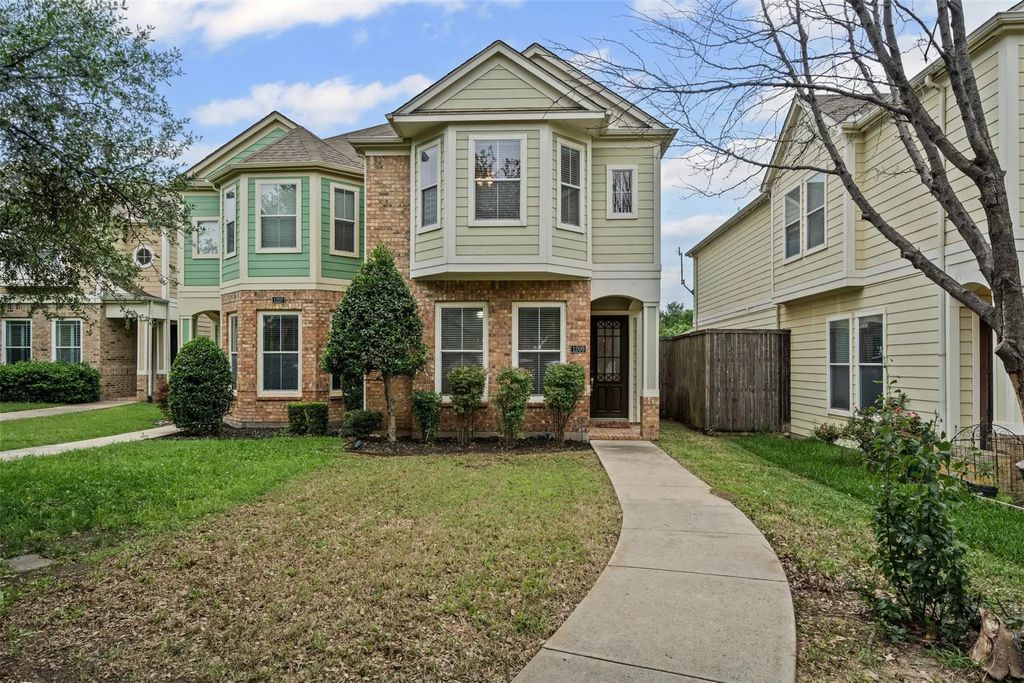 1209 N Bishop Avenue, Dallas