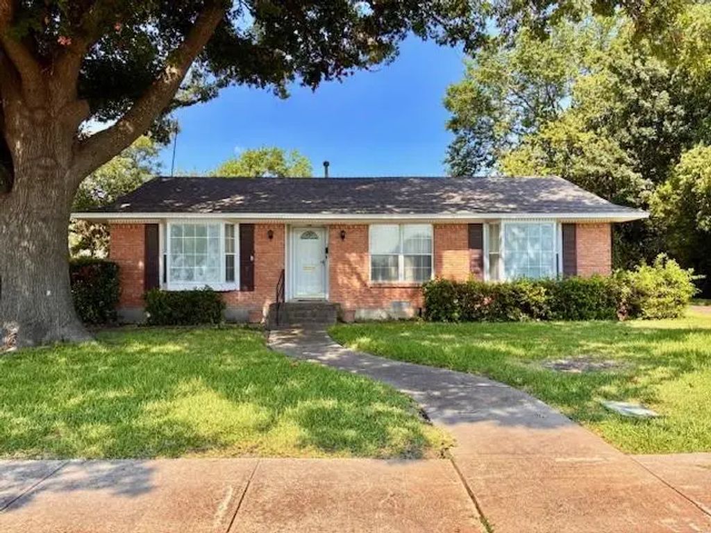 208 S Grove Road, Richardson