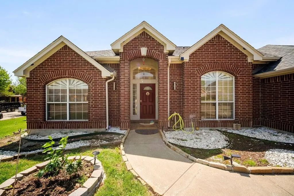 2112 Perry Drive, Mansfield
