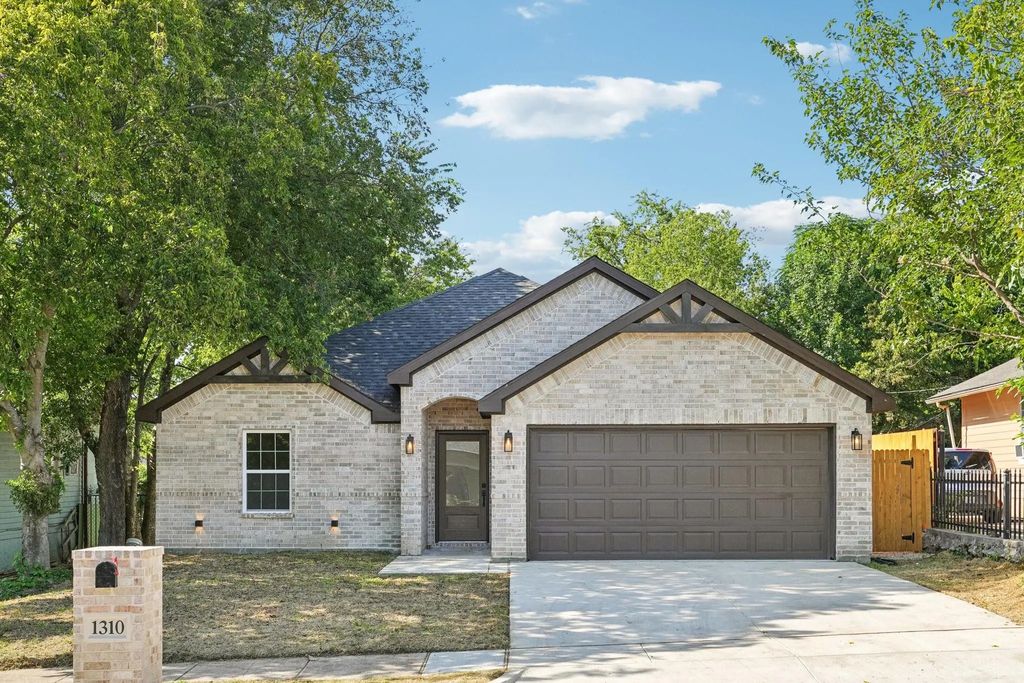 1310 E Myrtle Street, Fort Worth