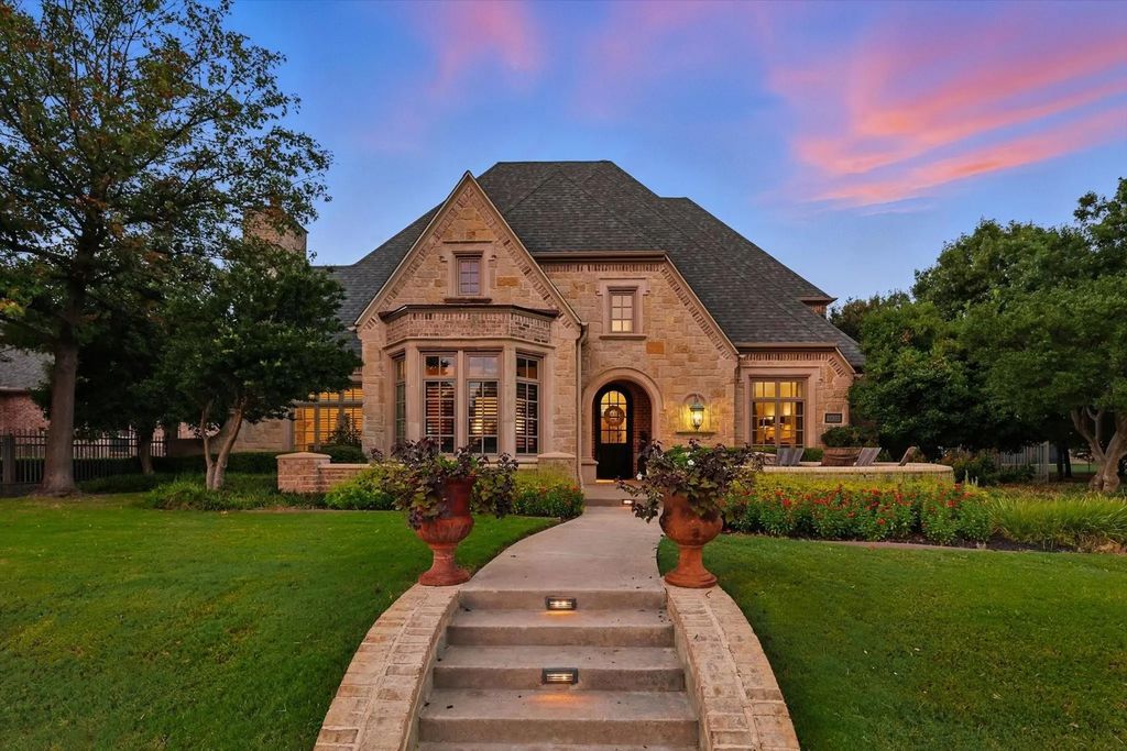1820 Camden Green, Colleyville