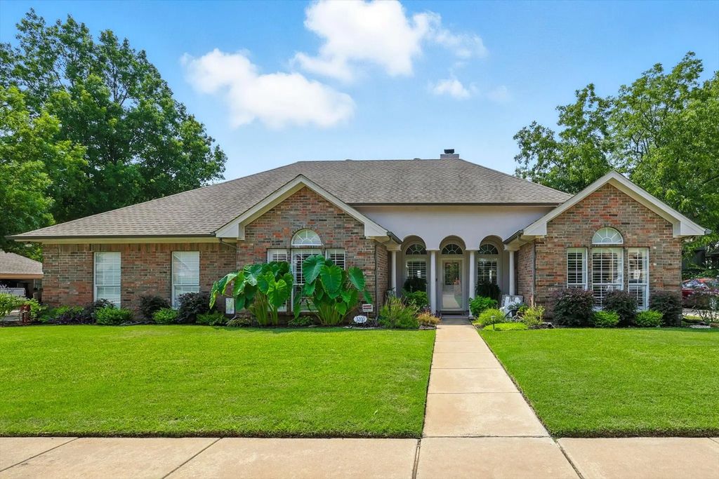 3200 Deerfield Drive, Denton