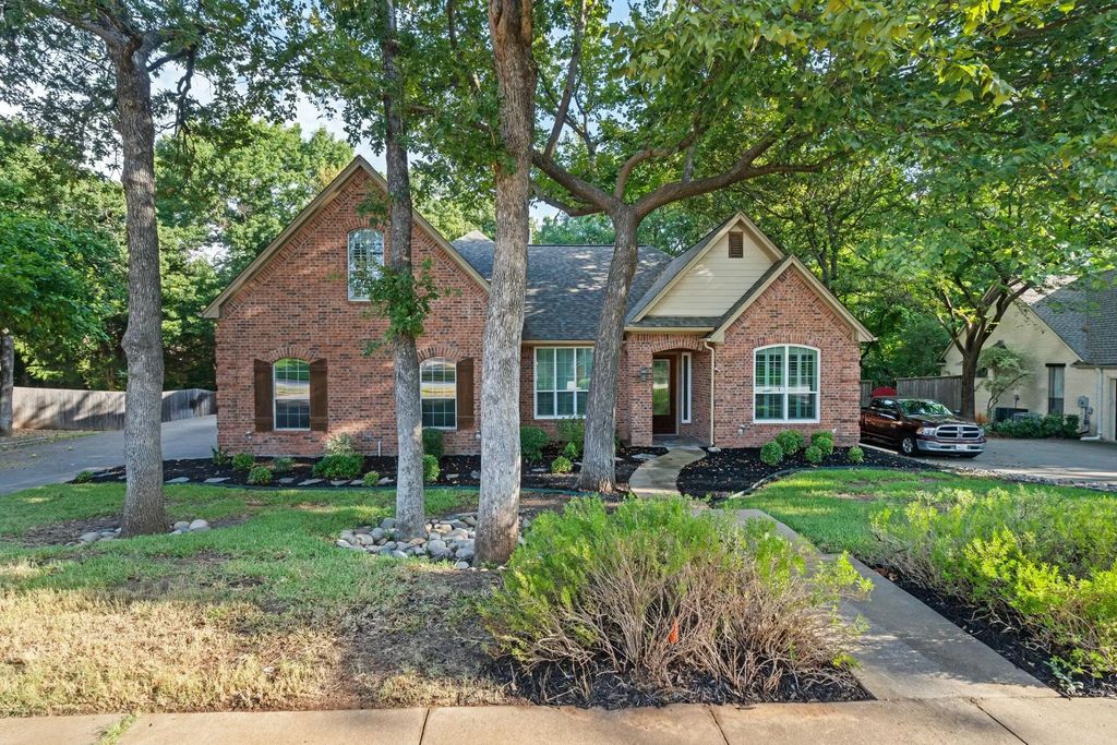 1905 Clear Creek Drive, Weatherford