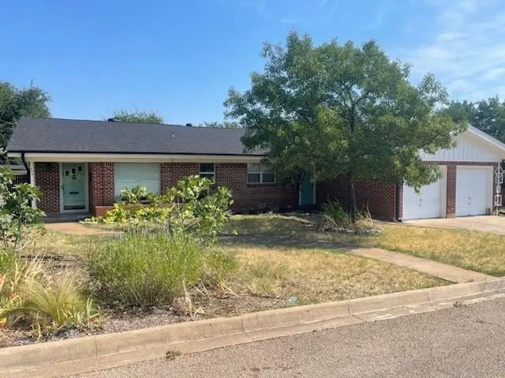 602 Doyle Springs Road, Granbury