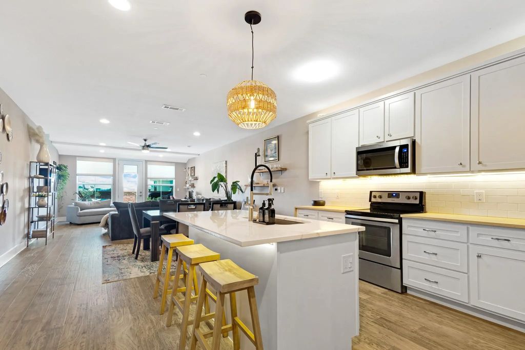251 S Mill Street 260, Lewisville