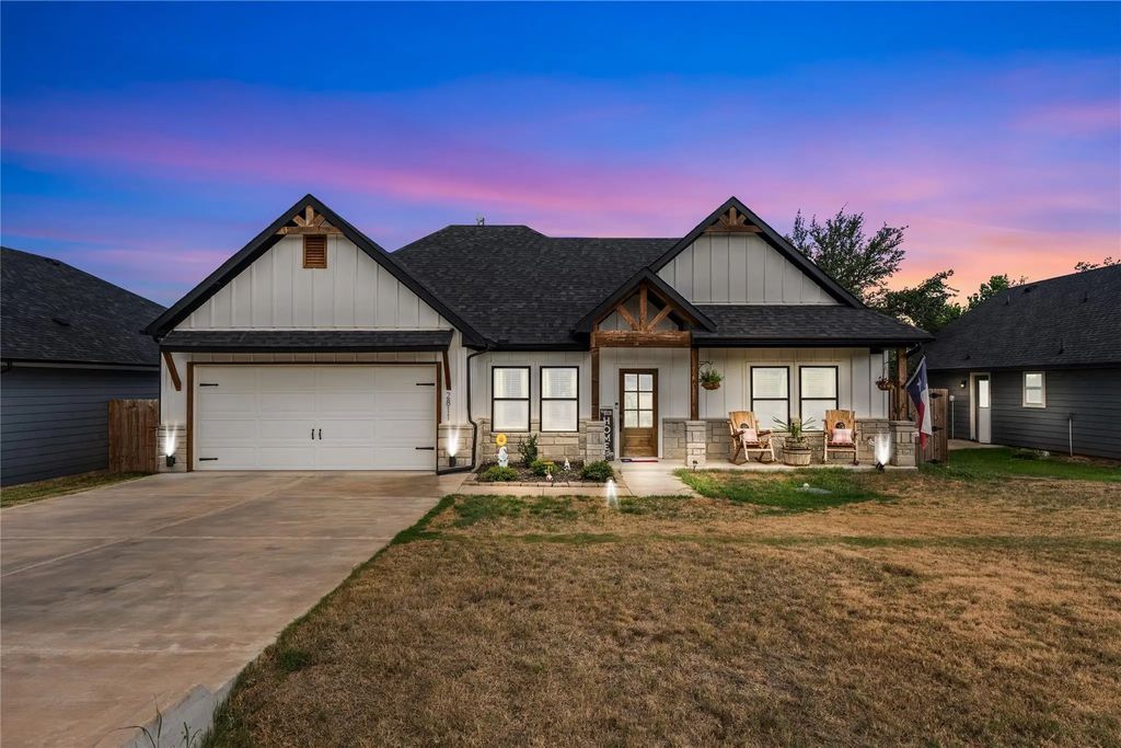 2811 San Gabriel Drive, Granbury