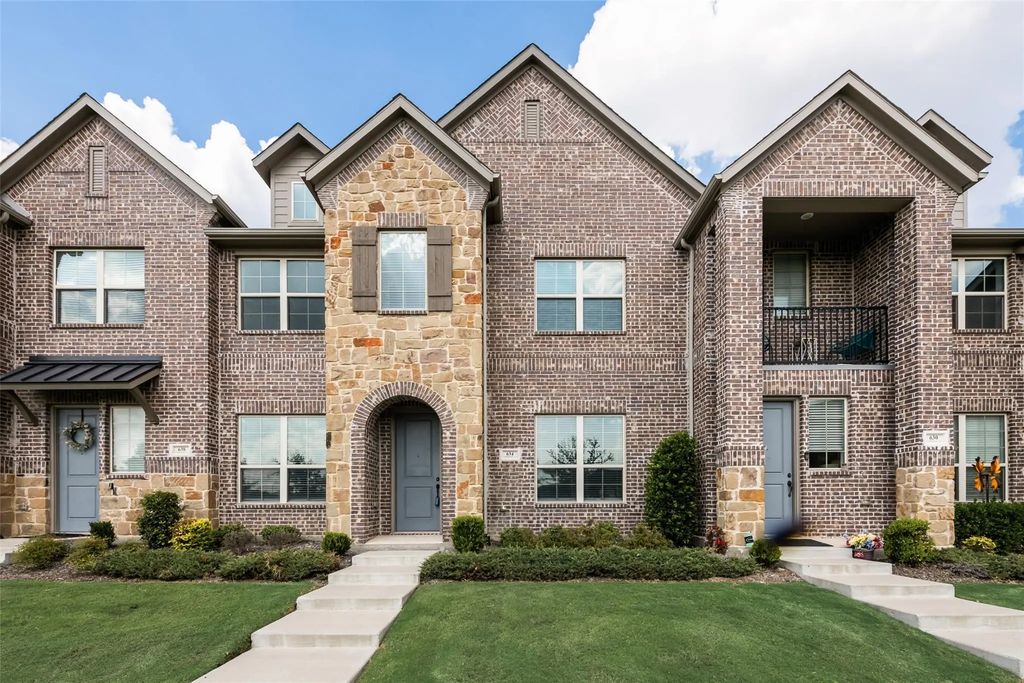 634 Cobblestone Lane, Irving