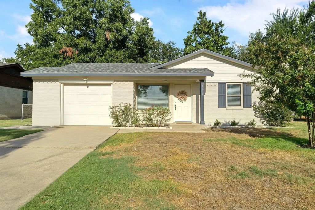 1003 Mardi Gras Lane, Wylie