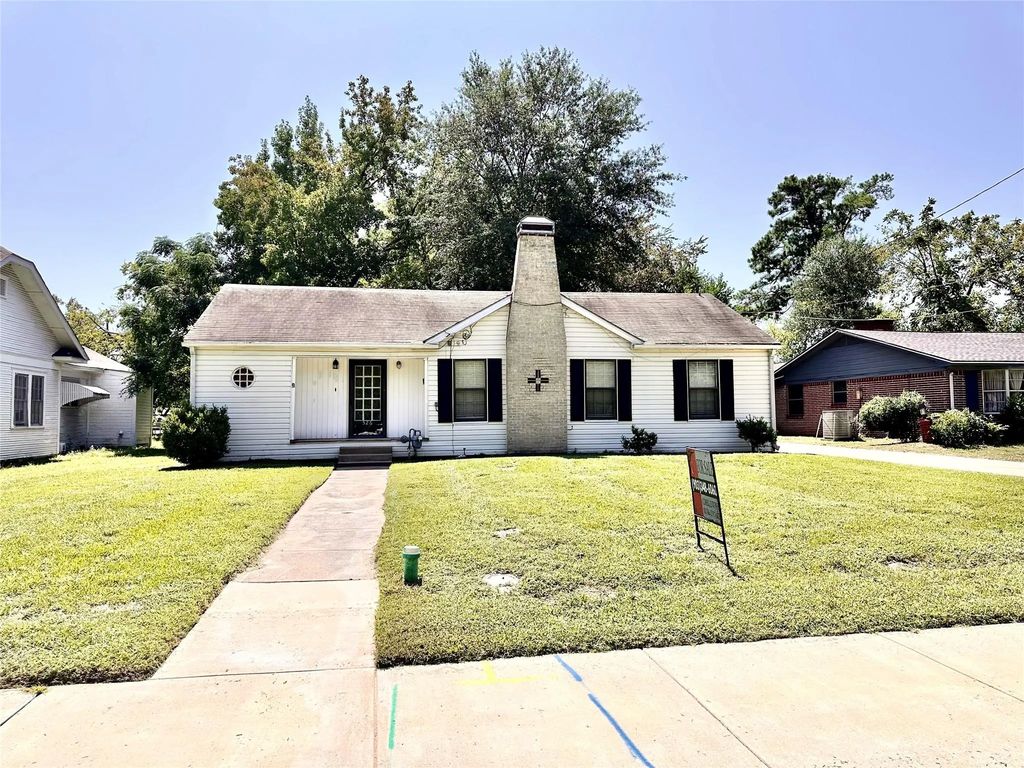 526 College Street, Sulphur Springs