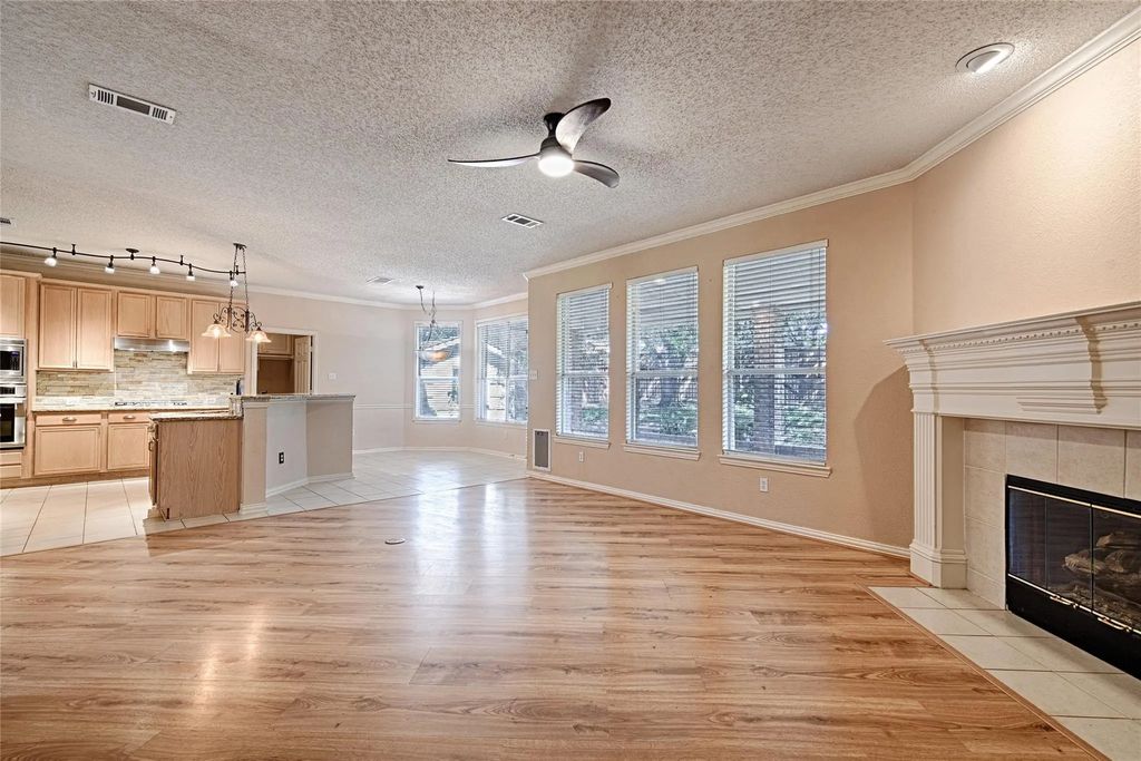 1216 Cherry Brook Way, Flower Mound