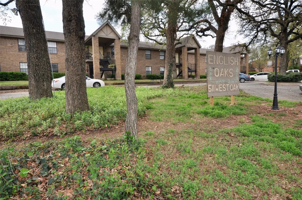 511 W Oak Street 13, Weatherford
