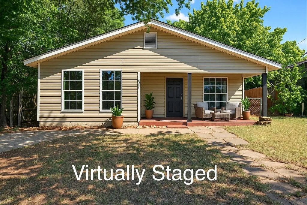 205 W Bond Street, Denison