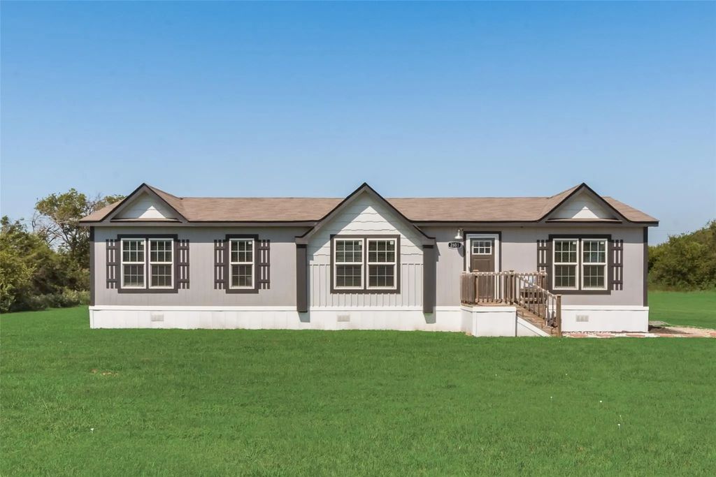 2803 Grays Prairie Lane, Scurry