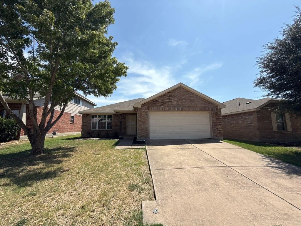 6012 Saddle Flap Drive, Fort Worth