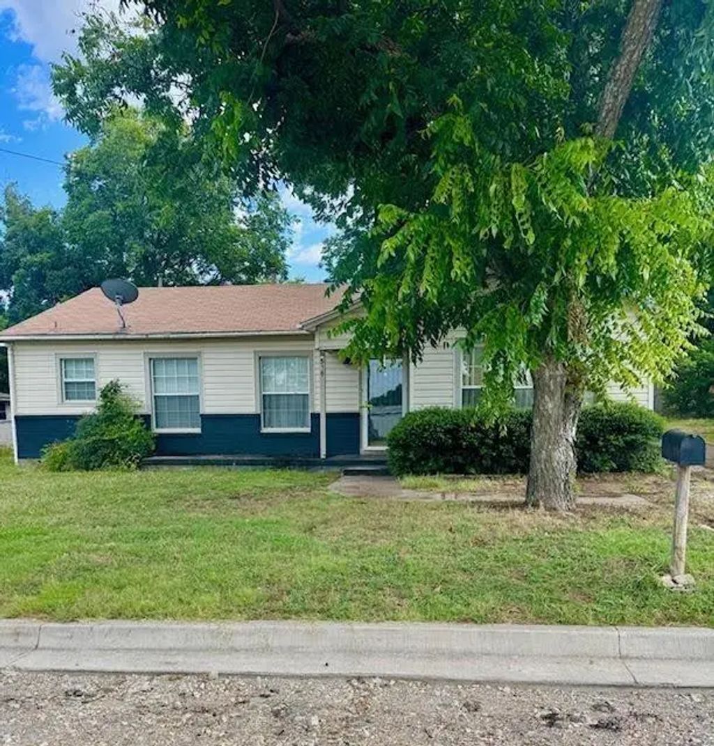 519 Richardson Street, Jacksboro