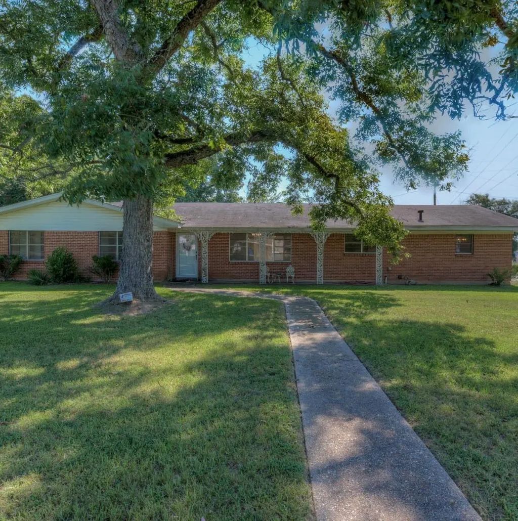 1035 Talton Street, Minden