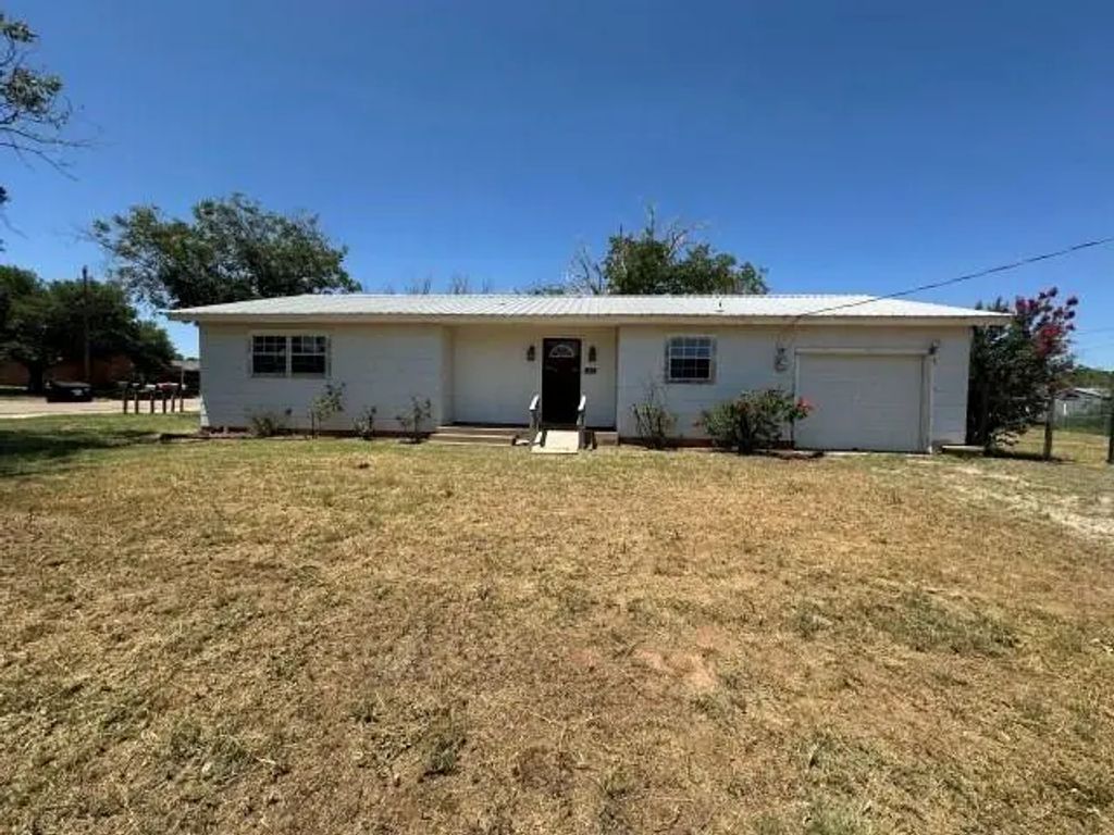302 S Reeves Street, Loraine