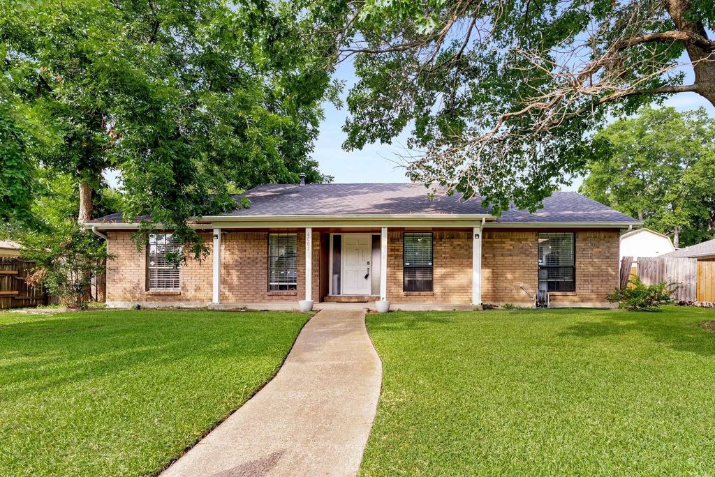 4002 Azalea Lane, Garland