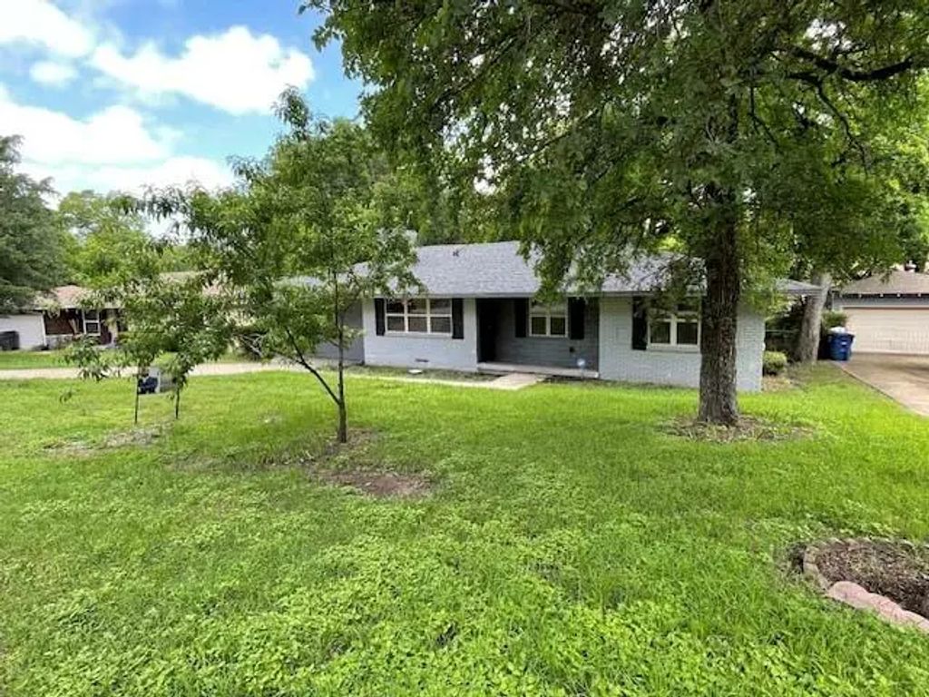 7405 Daingerfield Drive, Dallas