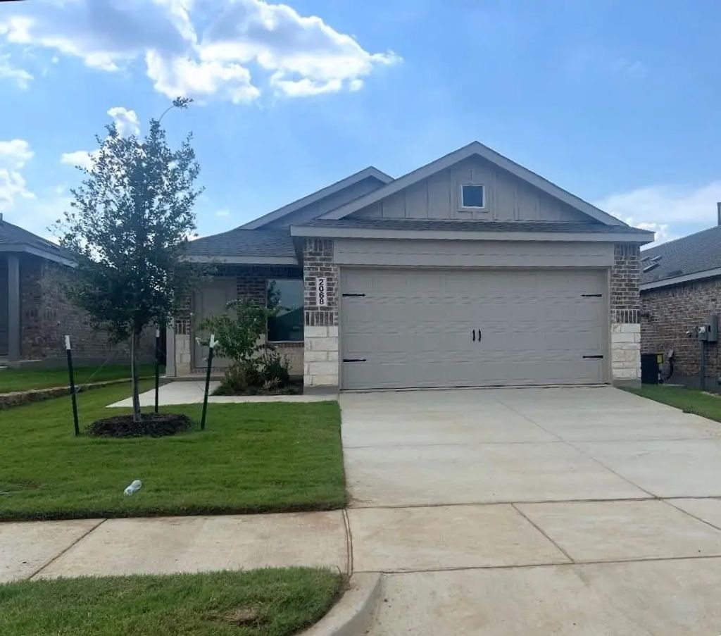 2068 Sulky Lane, Aubrey