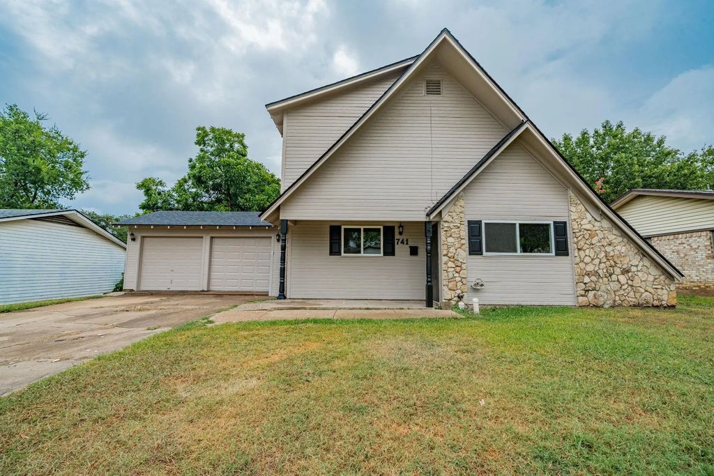 741 Ponderosa Drive, Hurst