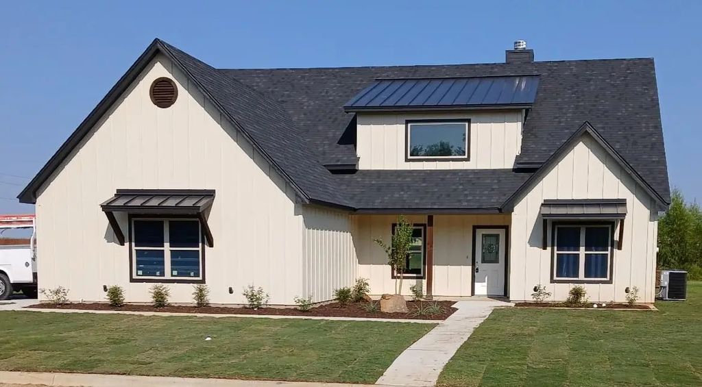403 Sunflower Court, Tolar