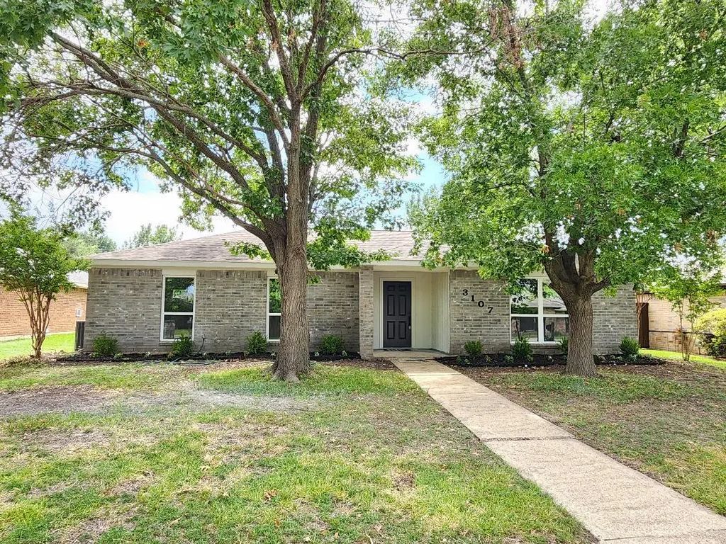 3107 Clinton Street, Sachse