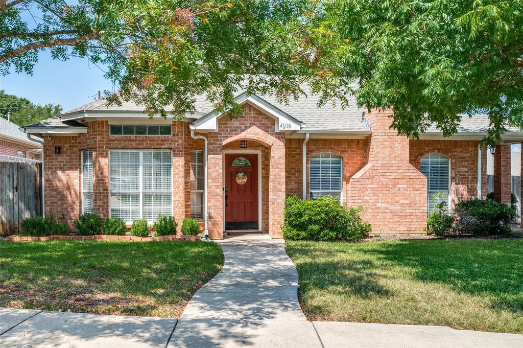 4608 Oak Club Drive, Arlington