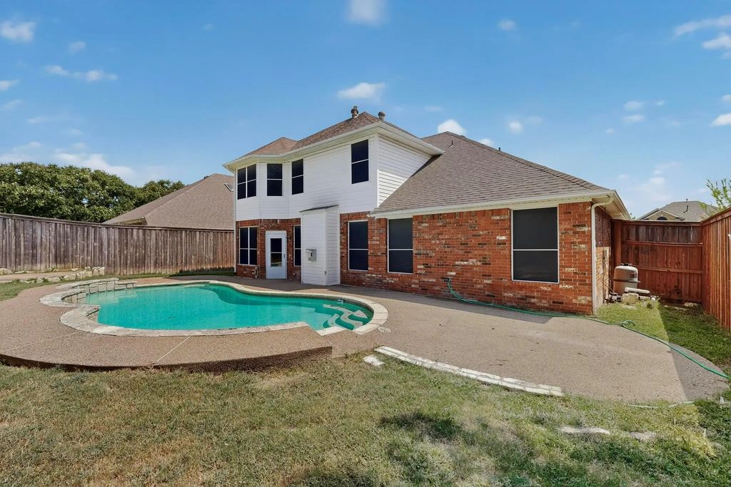 1705 Clover Hill Road, Mansfield