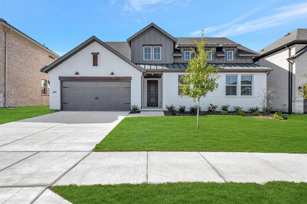 724 Emerald Heights, Lavon