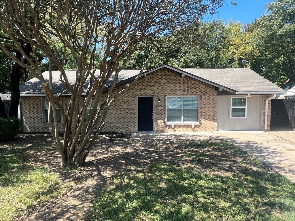 114 W Adkins Street, Seagoville