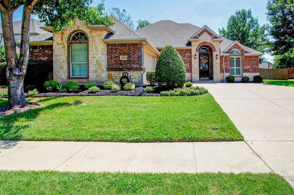 8407 Wildrock Court, Arlington