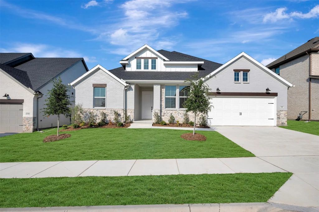 719 Emerald Heights, Lavon