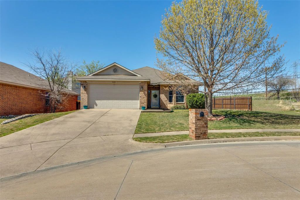 10400 January Circle, Benbrook