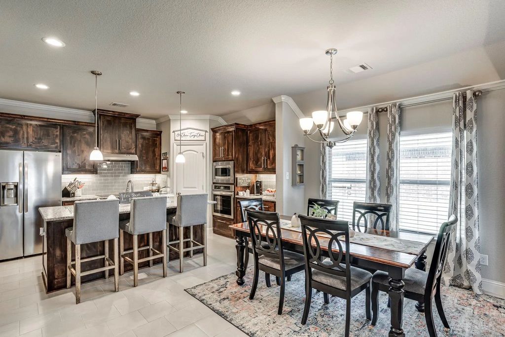 539 Windrow Lane, Waxahachie