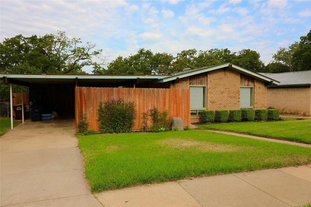 1918 Jacqueline Drive, Denton