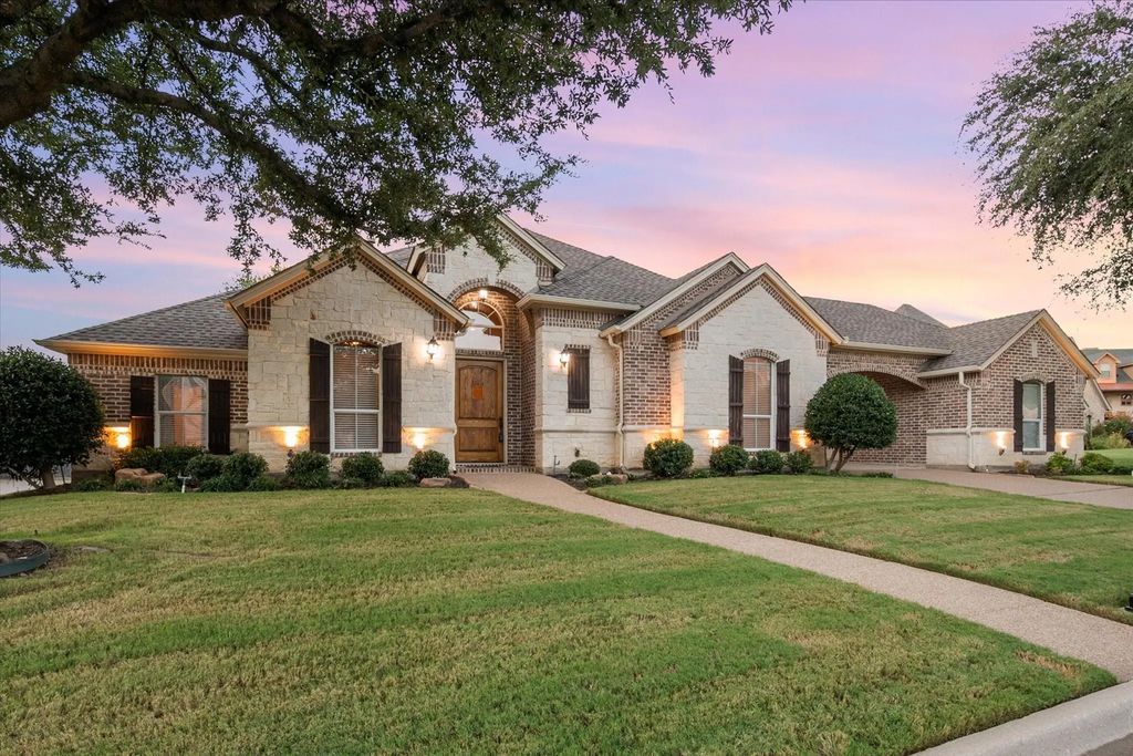 2005 Stone Canyon Court, Arlington