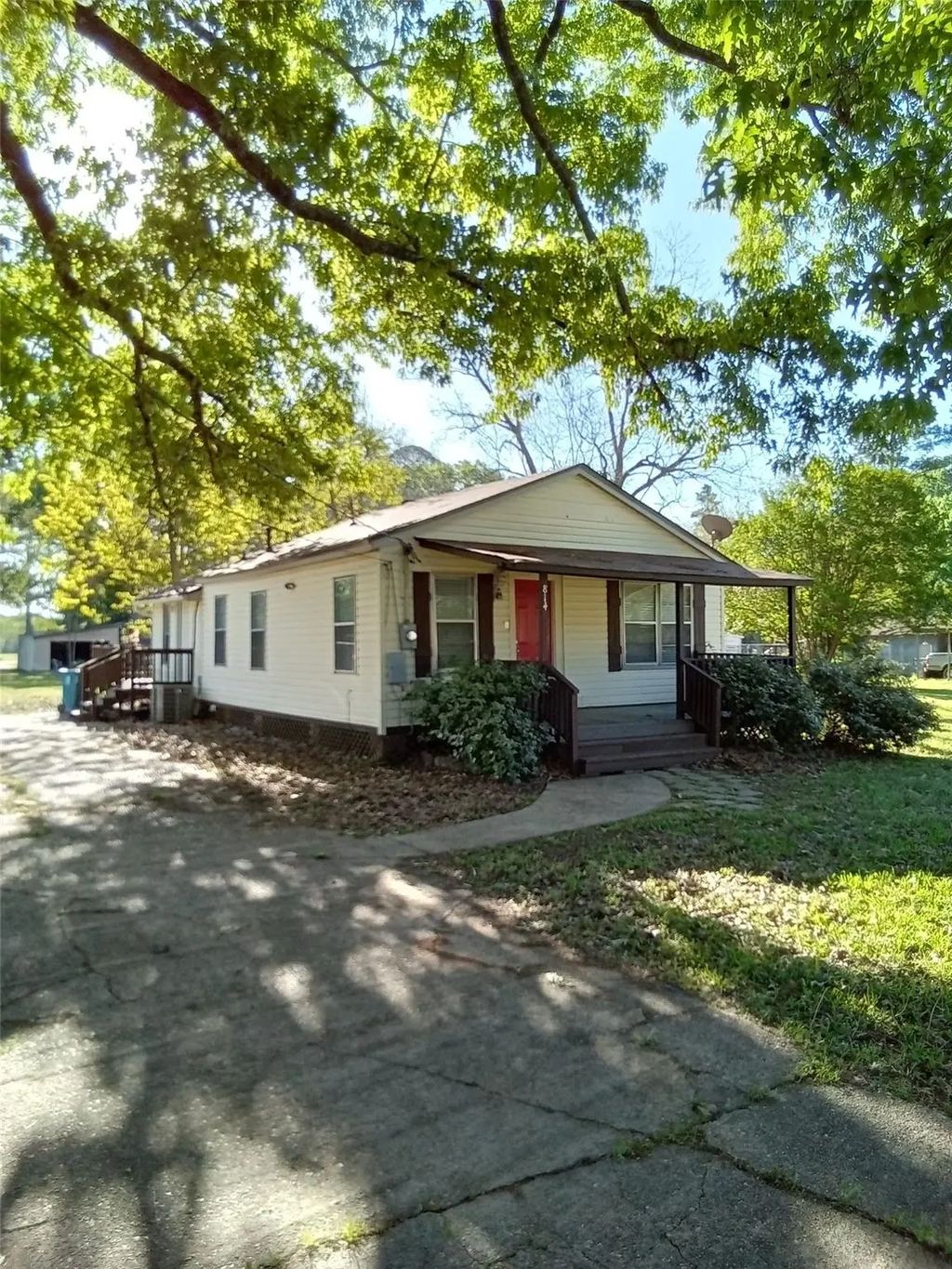 814 Lee Street, Benton