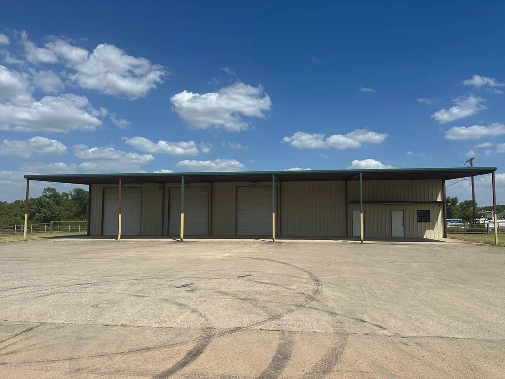 501 Boyd Business Parkway, Boyd