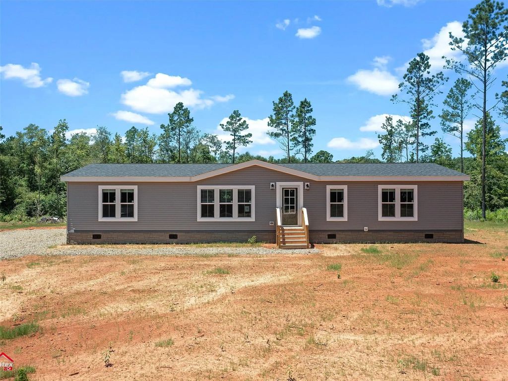 312 Lake Road, Plain Dealing