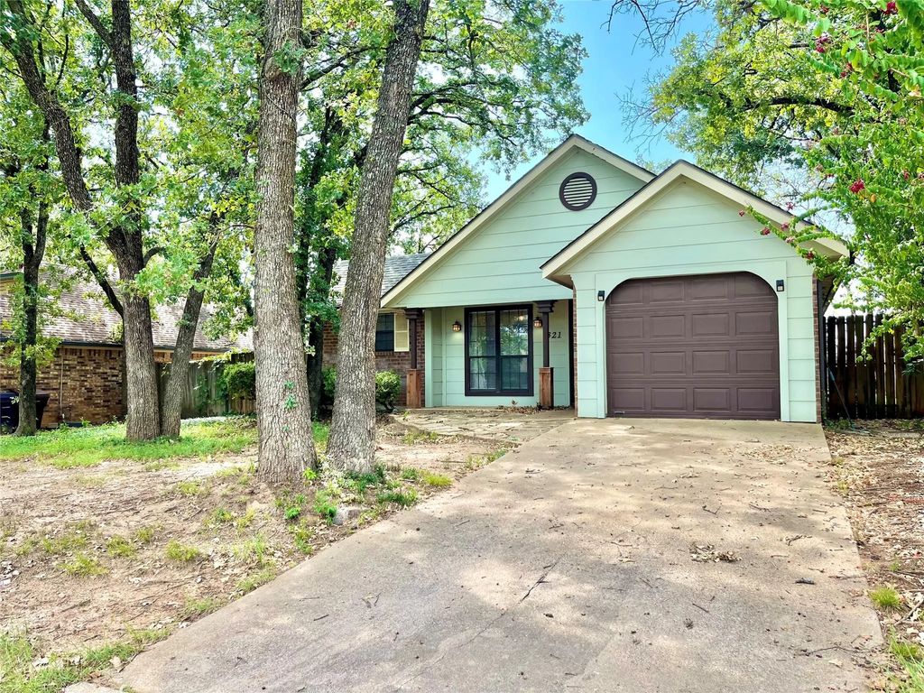 321 Joshua Street, Denton
