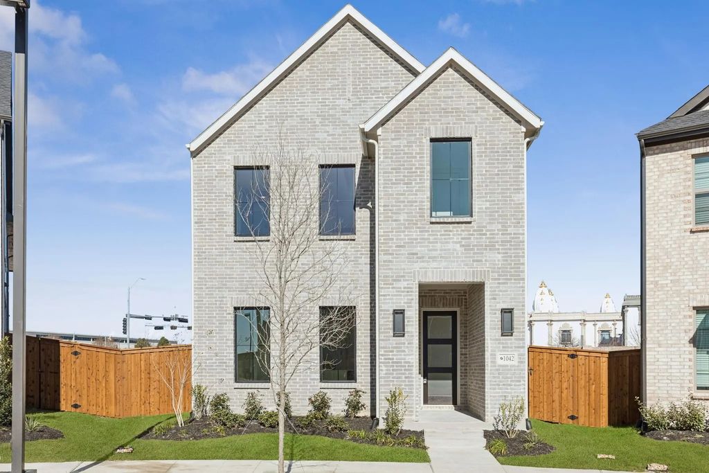 1042 Featherglass Lane, Allen