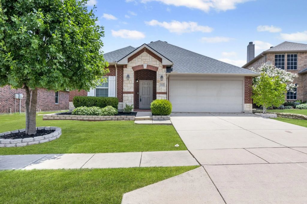2444 Horseback Trail, Fort Worth