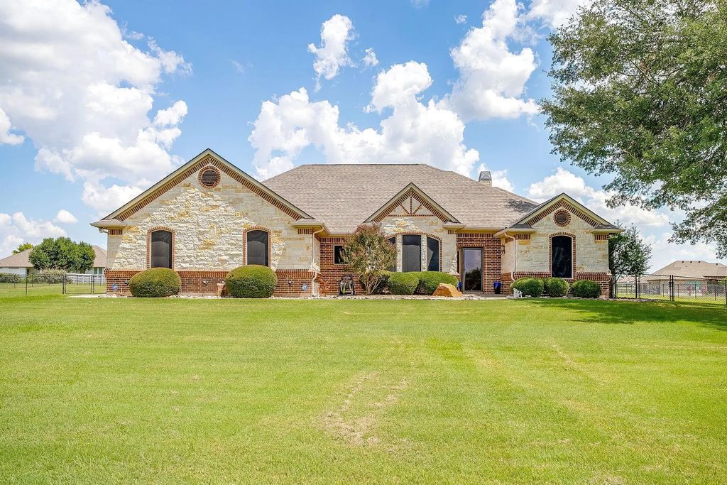 1719 Bent Tree Court, Granbury