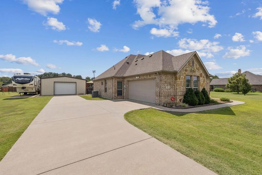 2220 Kandy Lane, Kaufman