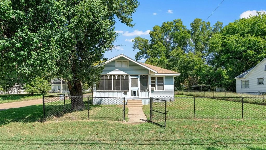 202 E Elmwood Street, Shreveport