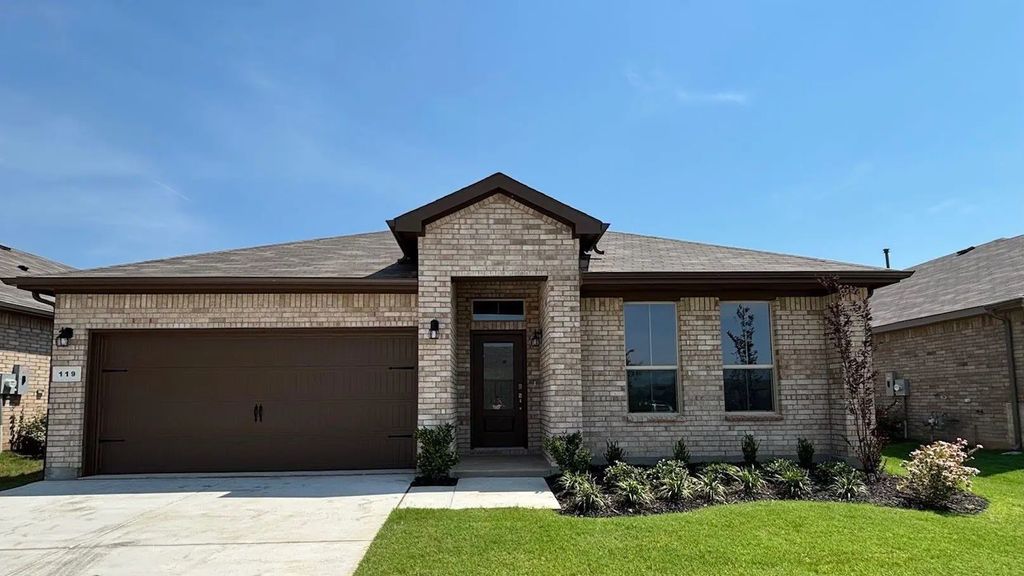 119 Goodnight Court, Cleburne