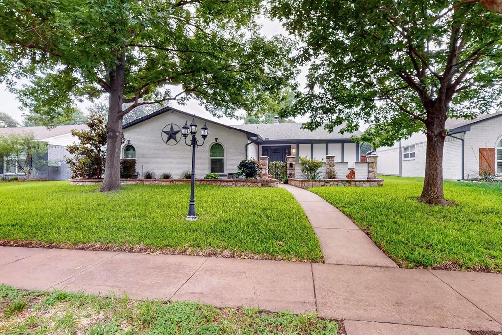 11142 Cactus Lane, Dallas